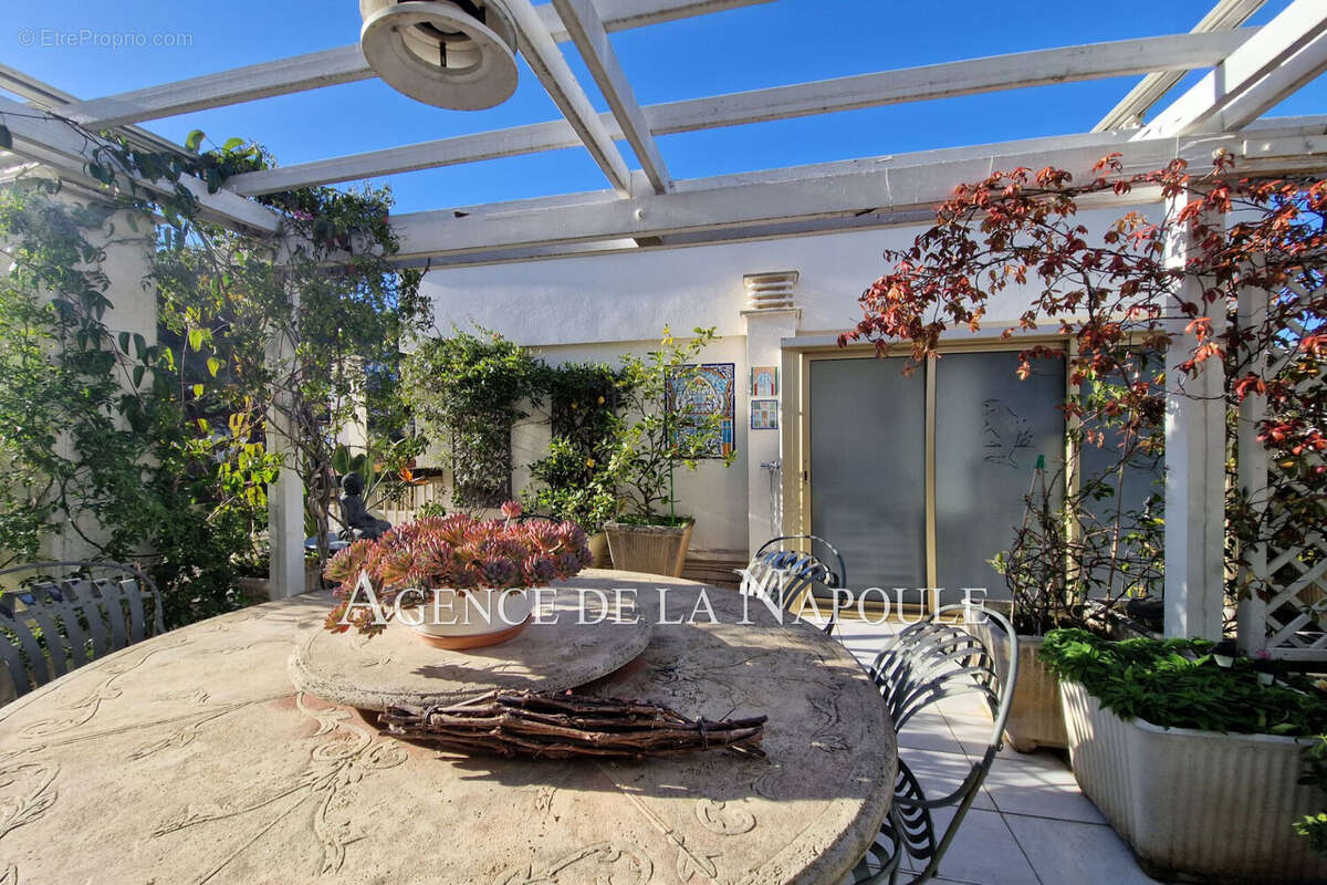 Appartement à MANDELIEU-LA-NAPOULE