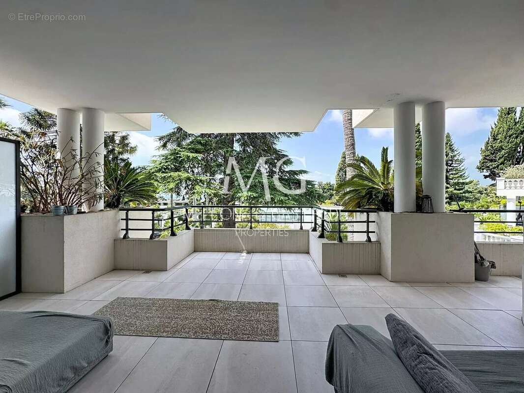 Cannes oxford – 4 pièces d’exception de 157 m² – terrasses, vue mer, 3 garages – résidence de prestige - photo 2