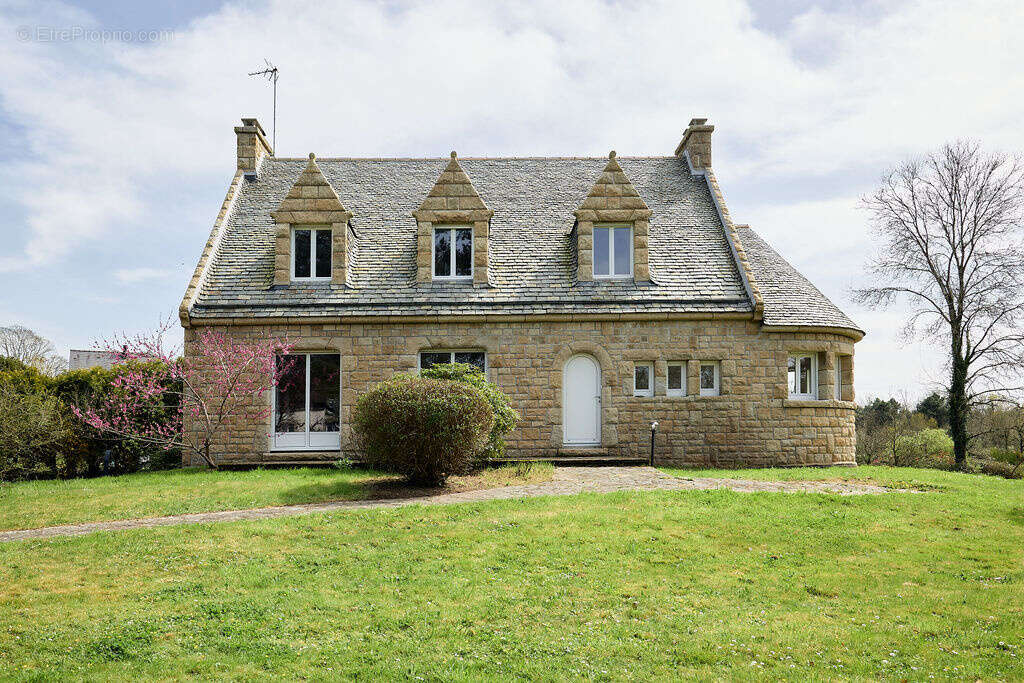 Maison à LOCOAL-MENDON