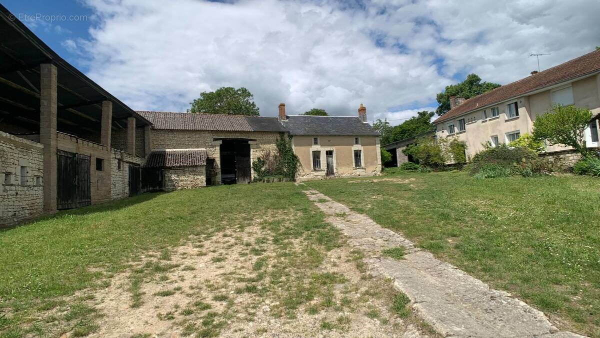 Maison à THURE