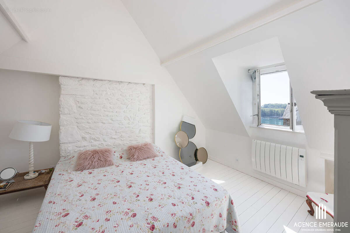 Maison à LE MINIHIC-SUR-RANCE