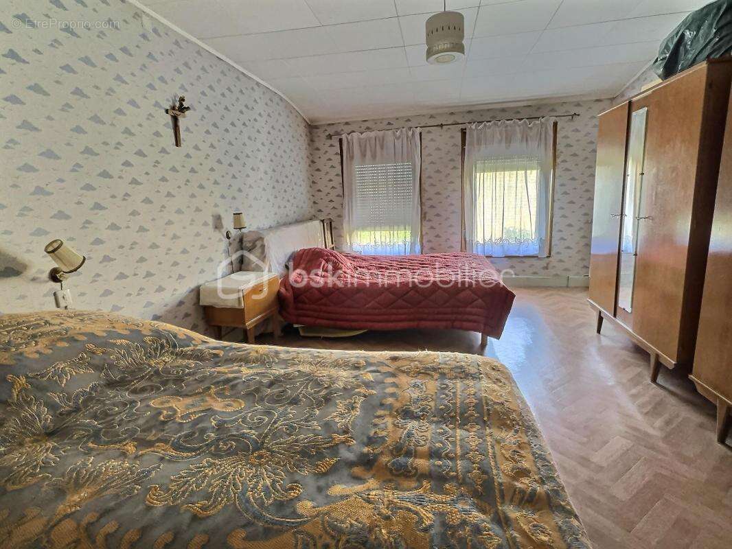 Maison à DOM-LE-MESNIL