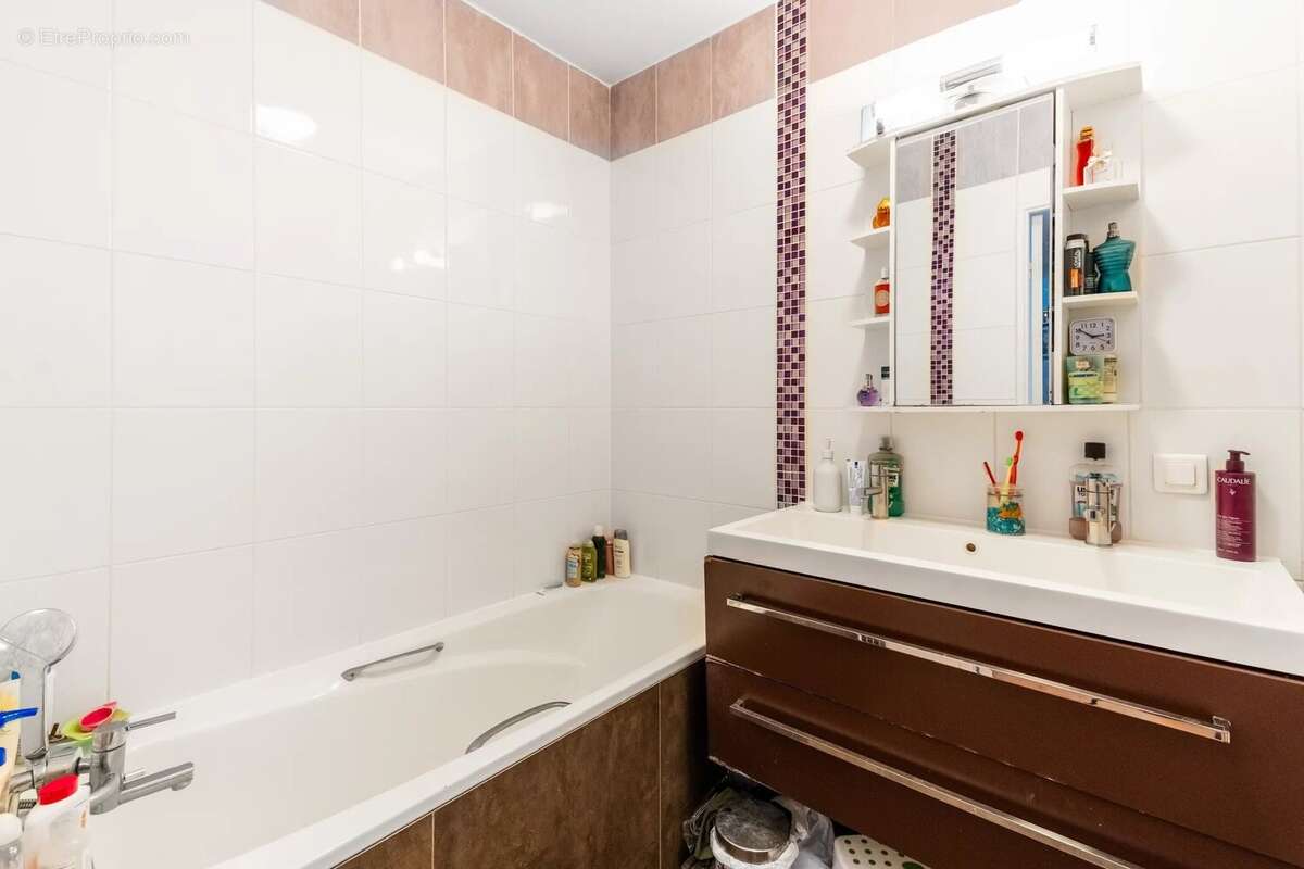 Appartement à LEVALLOIS-PERRET