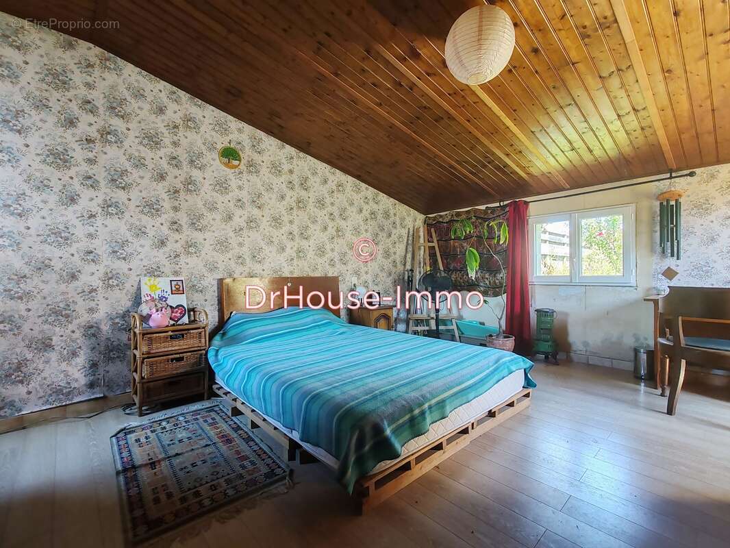 Maison à SAINTE-RADEGONDE-DES-NOYERS