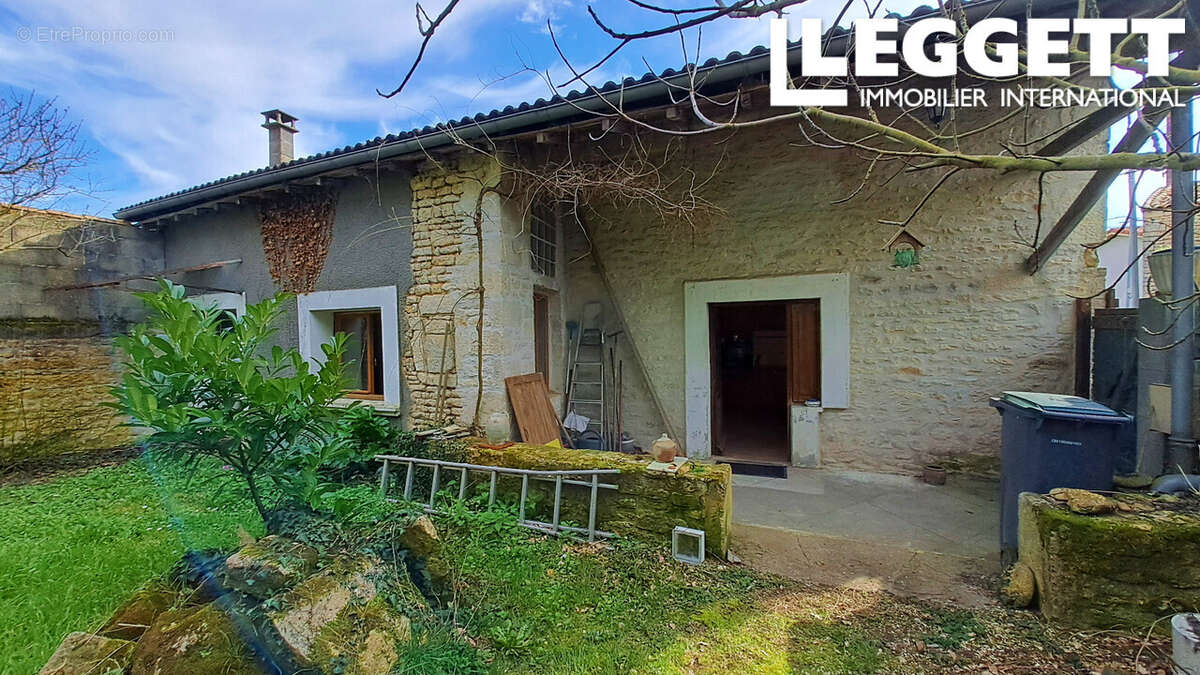 Maison à LONGRE