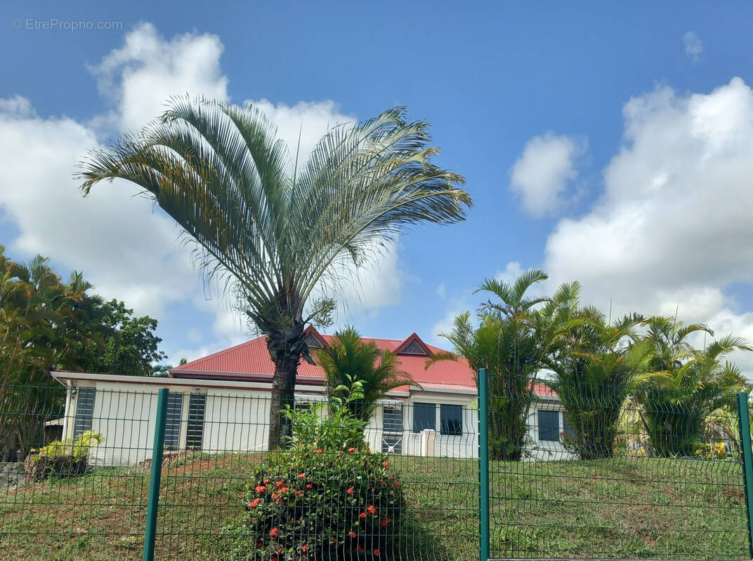 Maison à BAIE-MAHAULT