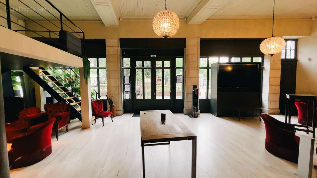 Loft Commercial Atypique et Haut de Gamme – Hyper Centre de Pau - 130M² - photo 6