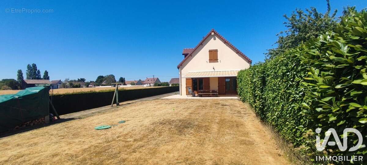 Maison 280 m² à Trizay-Les-Bonneval  - photo 3