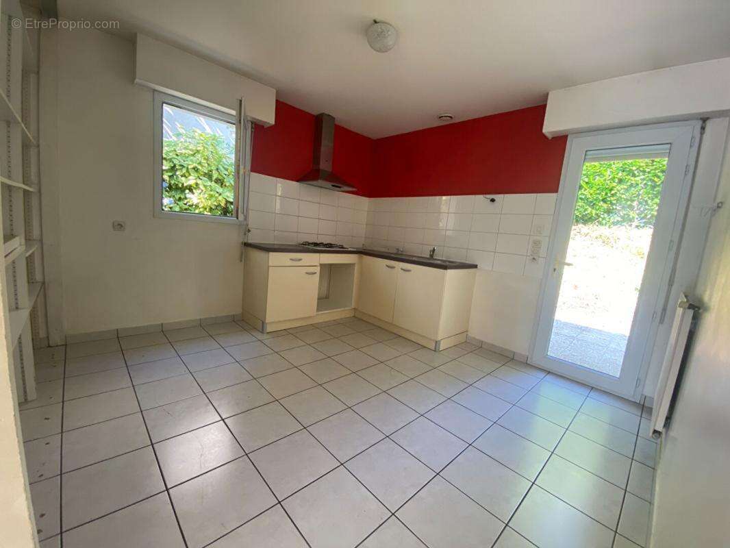 Maison familiale avec jardin et grand sous sol - photo 2