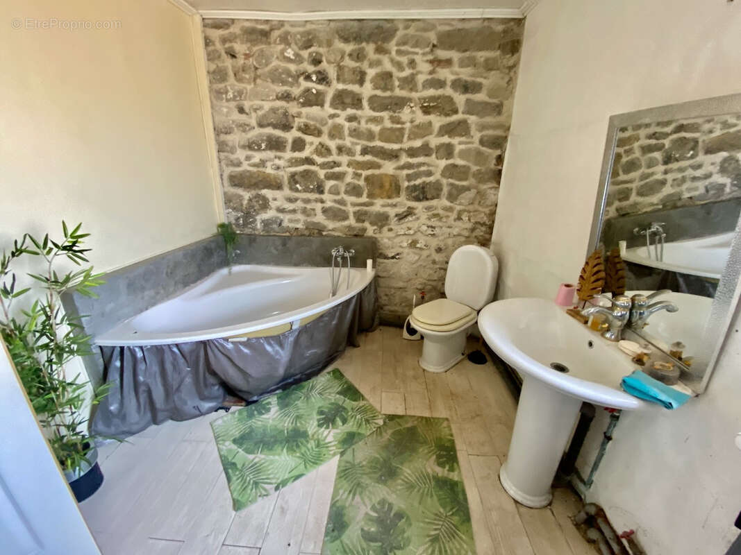 Maison à SARS-POTERIES