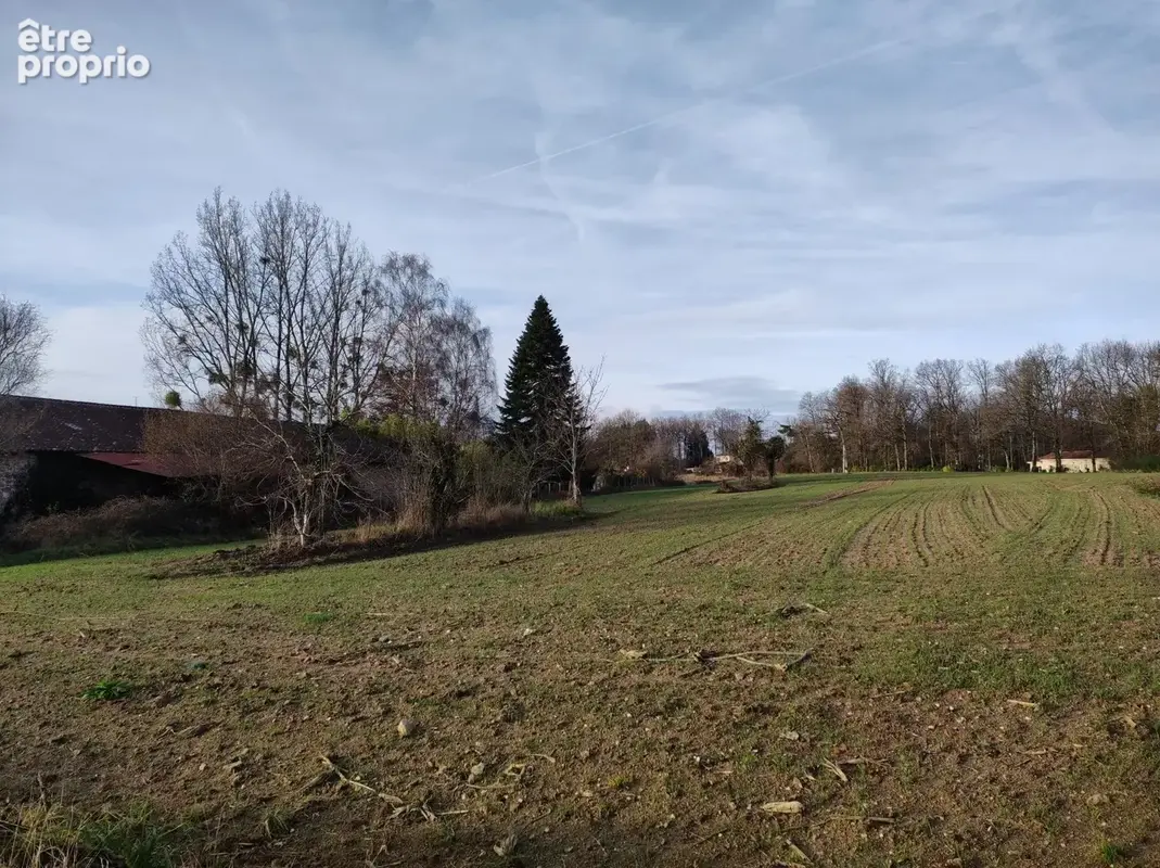Terrain plat constructible de 3200m2 Périgord Vert - photo 2
