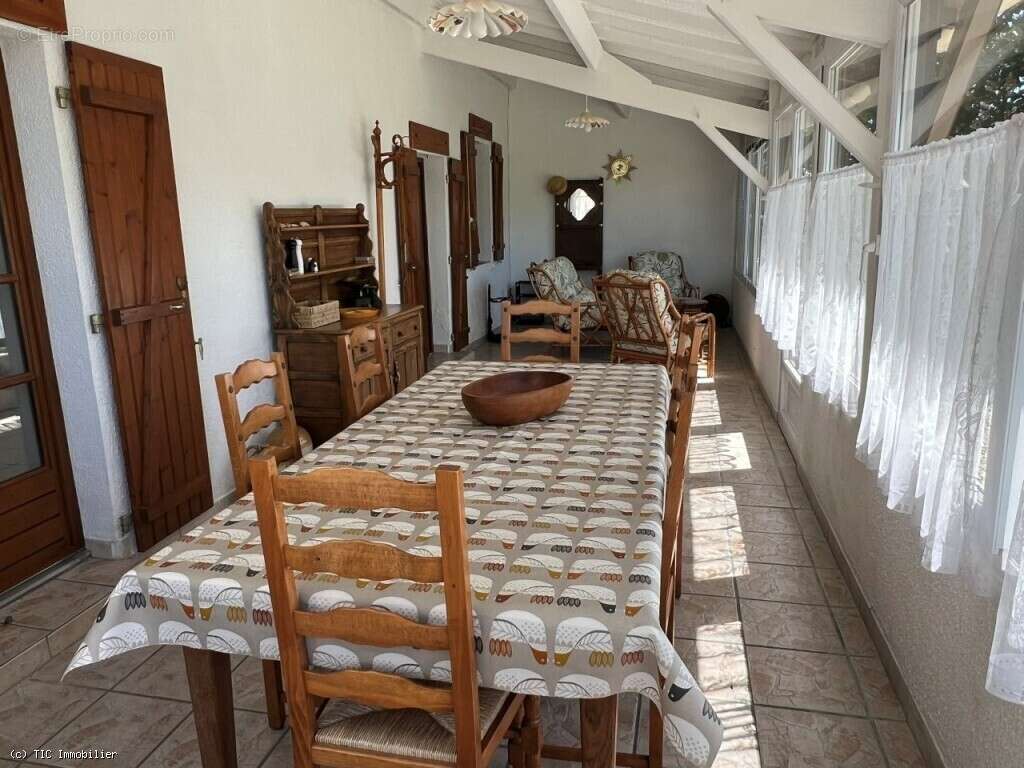 Maison à CHEF-BOUTONNE