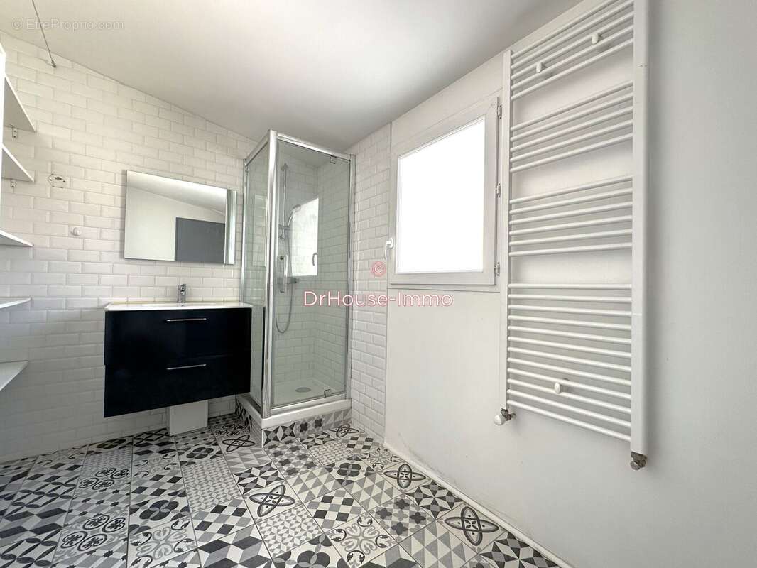 Maison 104 m² à Ruelle-Sur-Touvre  - photo 7