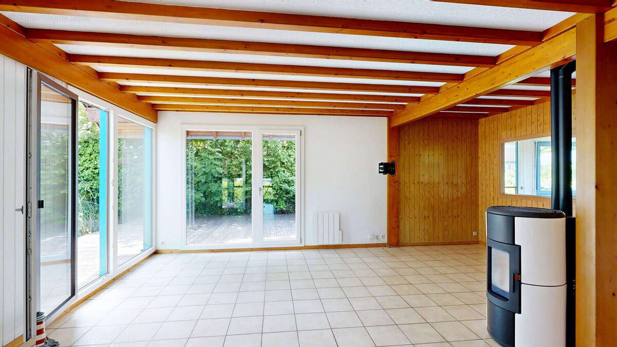 Besançon BREGILLE - Maison T6 avec SOUS-SOL COMPLET sur 595m2 de verdure. - photo 5