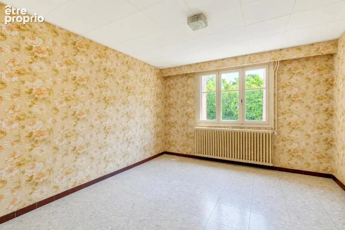 Maison de 121 m2 - avec travaux + entrepot de stockage de 180 m2 - photo 8