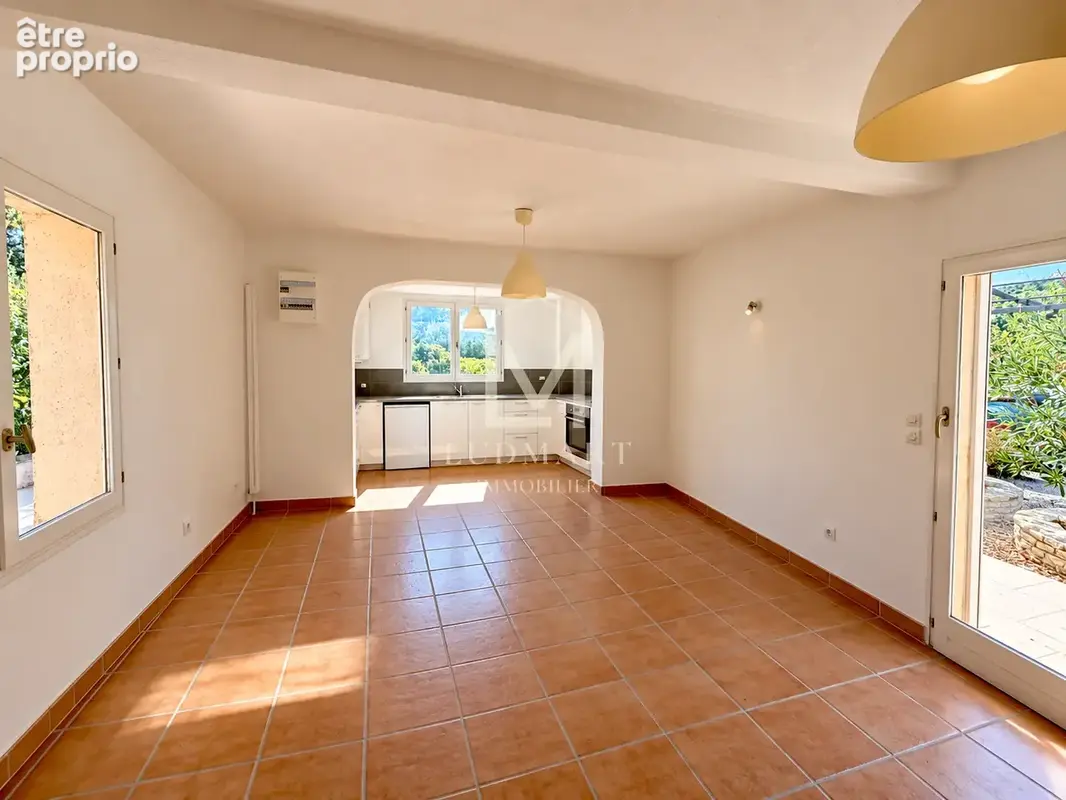 Propriété à vendre à Lorgues   225 m2 habitables, 5 chambres, maison d’amis, piscine et terrain de 4 000 m2 - photo 36