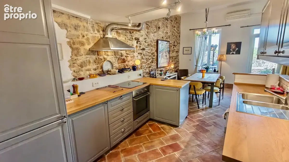 Magnifique Maison de Village en Pierre avec Deux Chambres et une Vue Imprenable - photo 7