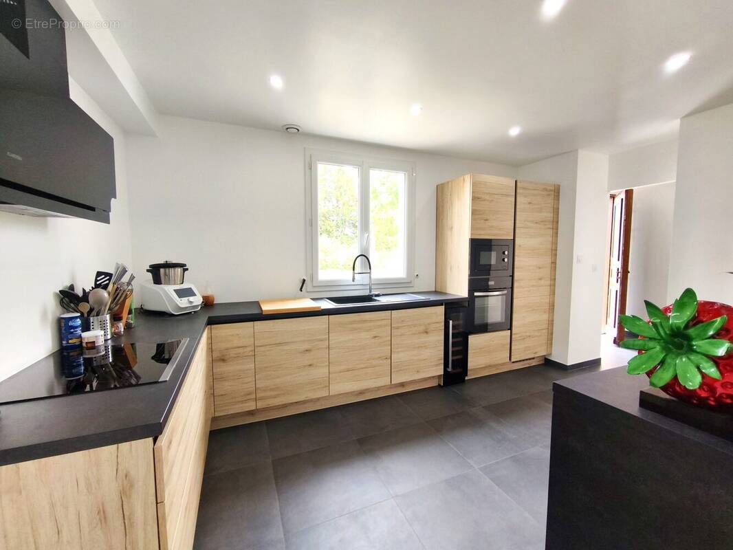 Maison 170 m² à Vienne-En-Val  - photo 6