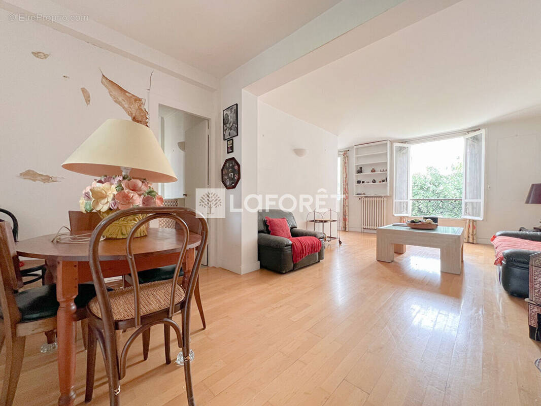 Appartement à MONTROUGE