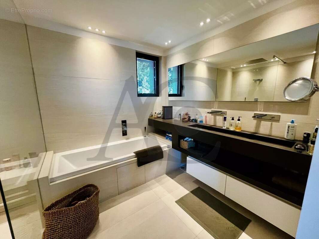 Maison à VILLENEUVE-LOUBET