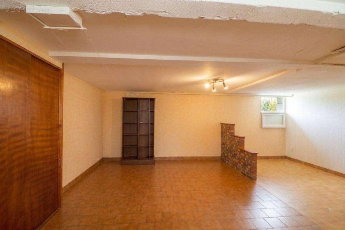 Pavillon sur sous-sol aménagé à vendre- ST PERE - photo 11