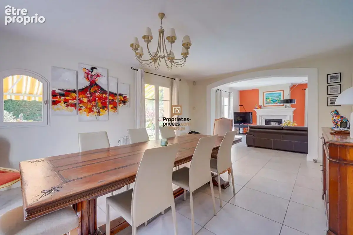 DEPT 33  Mérignac - Maison d'exception 8 pièce(s) 181 m2 avec jardin paysagé et piscine au sel chauffée - photo 3