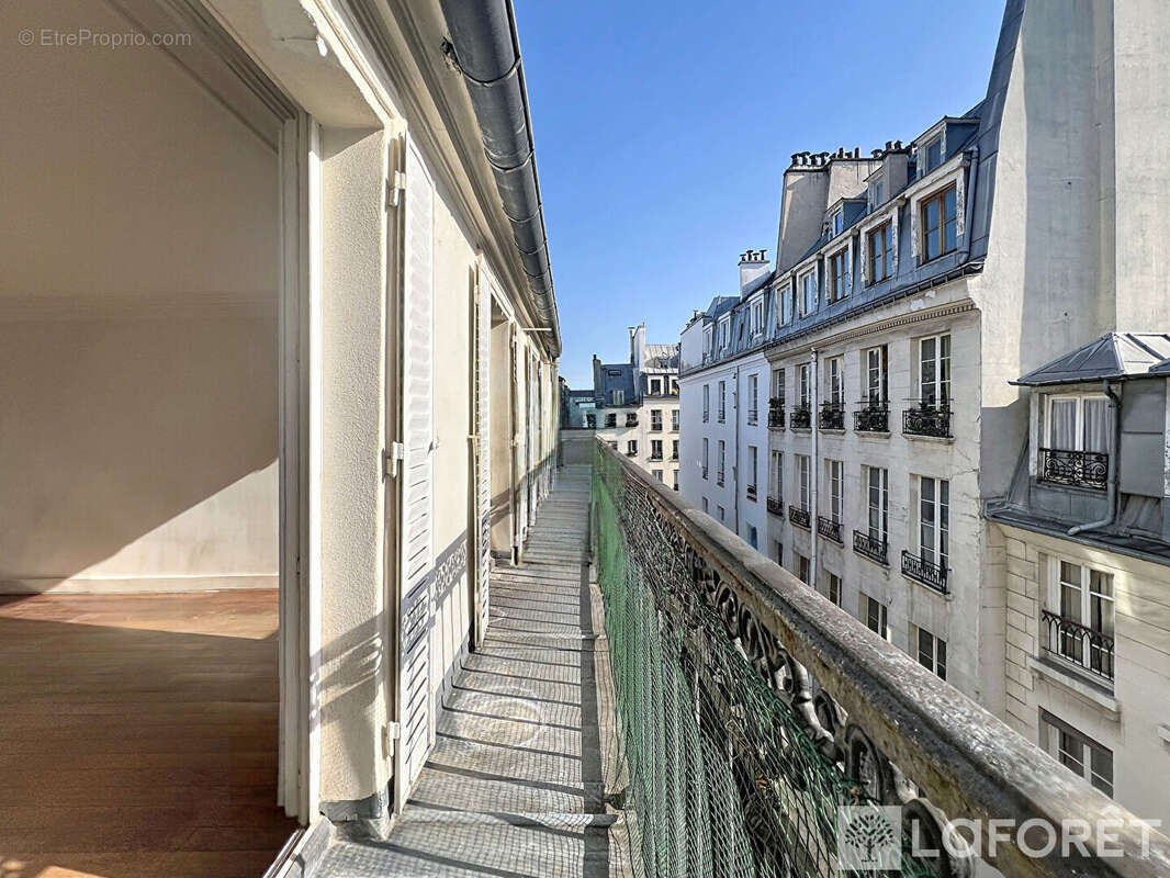 Appartement à PARIS-2E