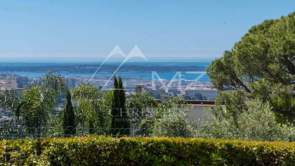 Appartement à LE CANNET