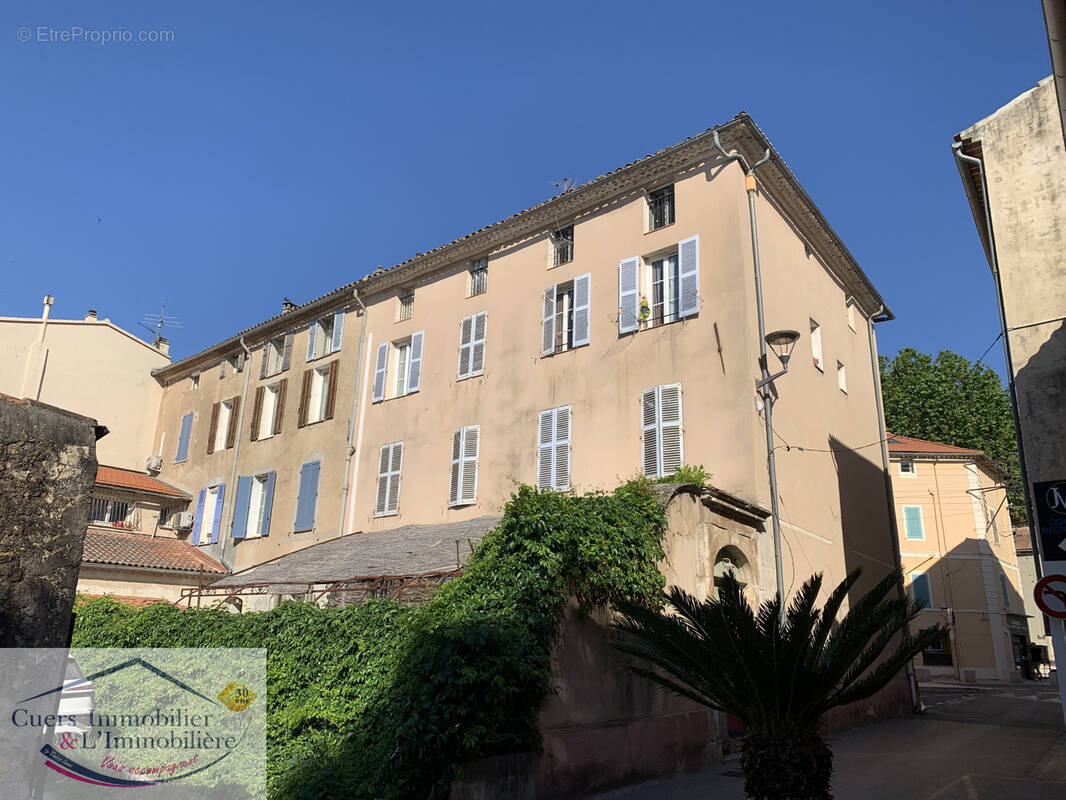 Appartement à CUERS