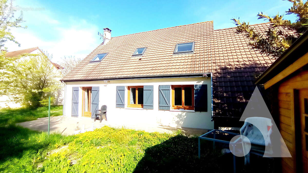 Maison à LA RIVIERE-DE-CORPS