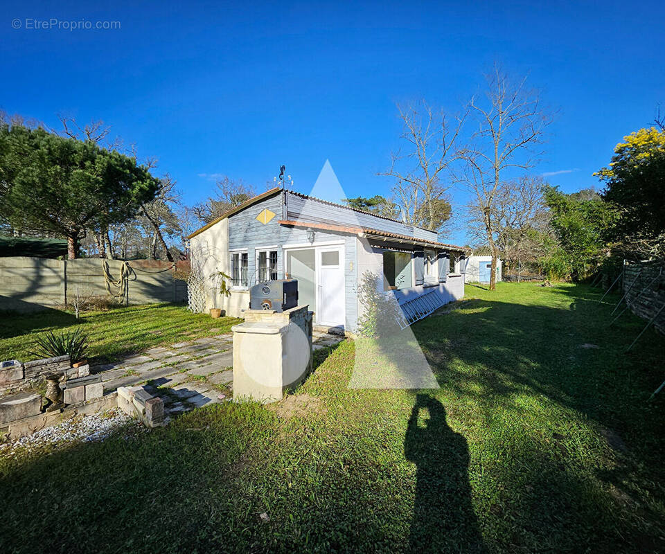 Maison à LES MATHES