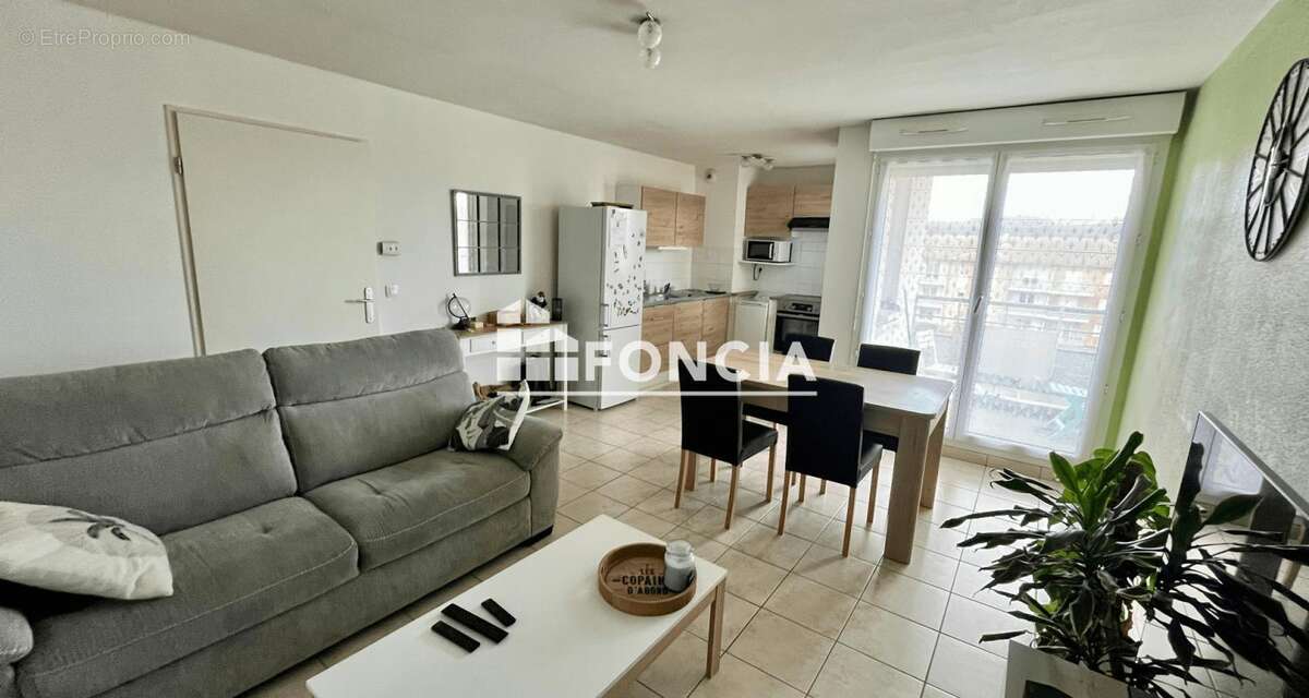 Appartement à AVION