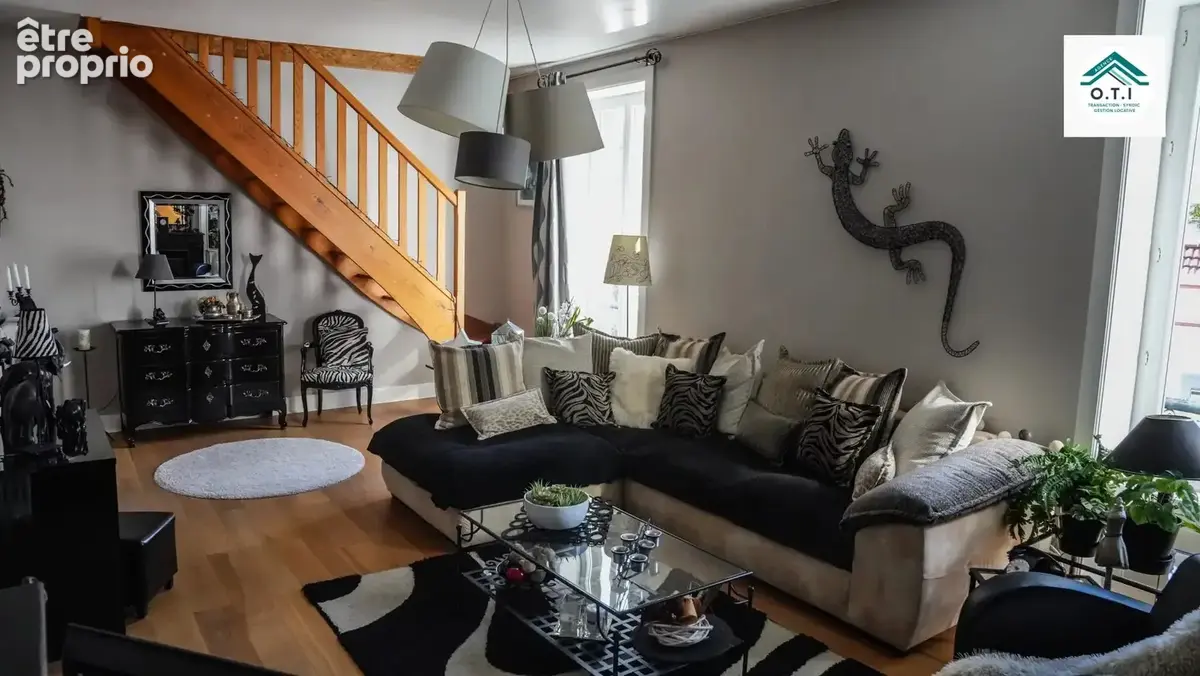 Duplex de caractère avec jardin privatif de plus de 600 m² - photo 2