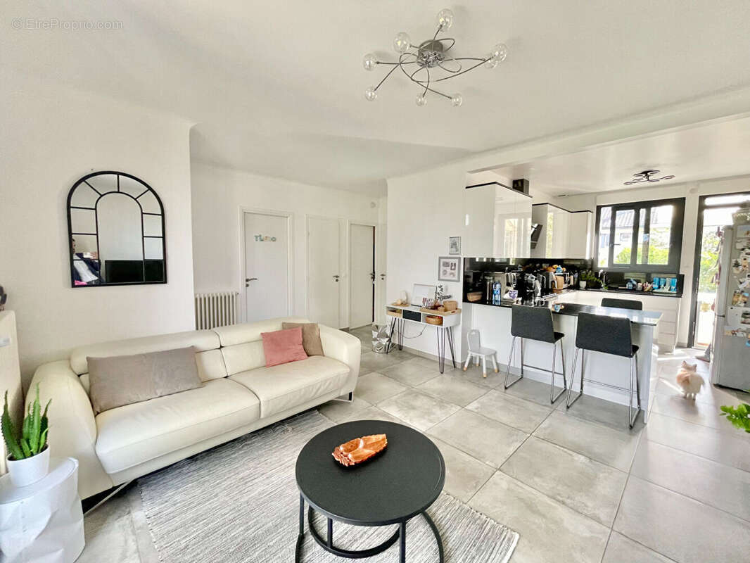 Maison à SARTROUVILLE