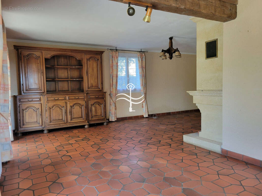 Maison à CORMELLES-LE-ROYAL