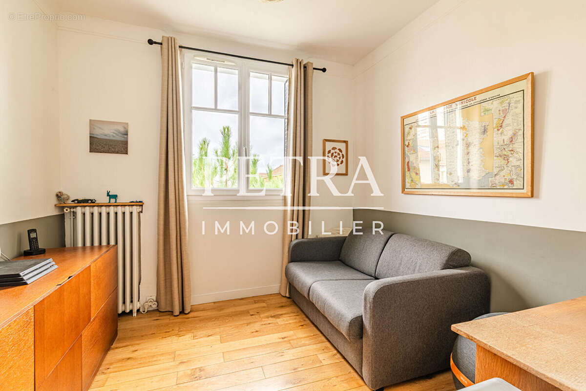 Maison à L&#039;HAY-LES-ROSES