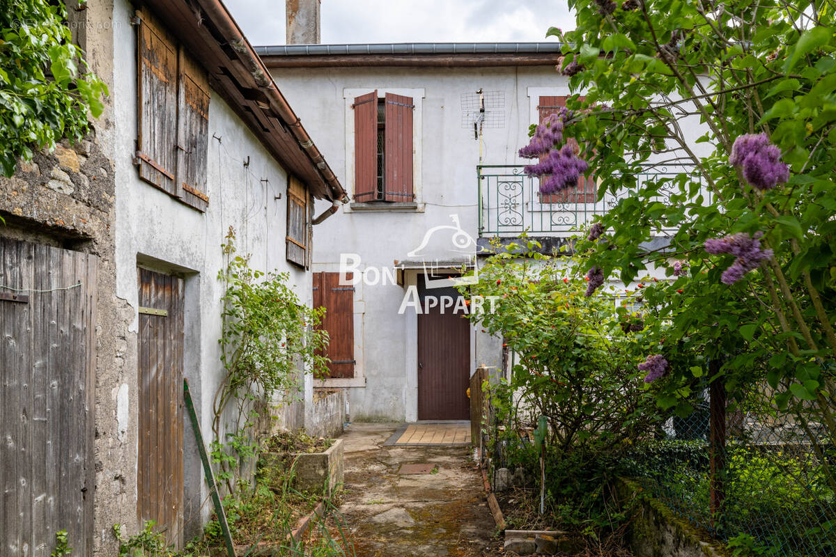 Maison à SAINTE-MARIE-AUX-CHENES