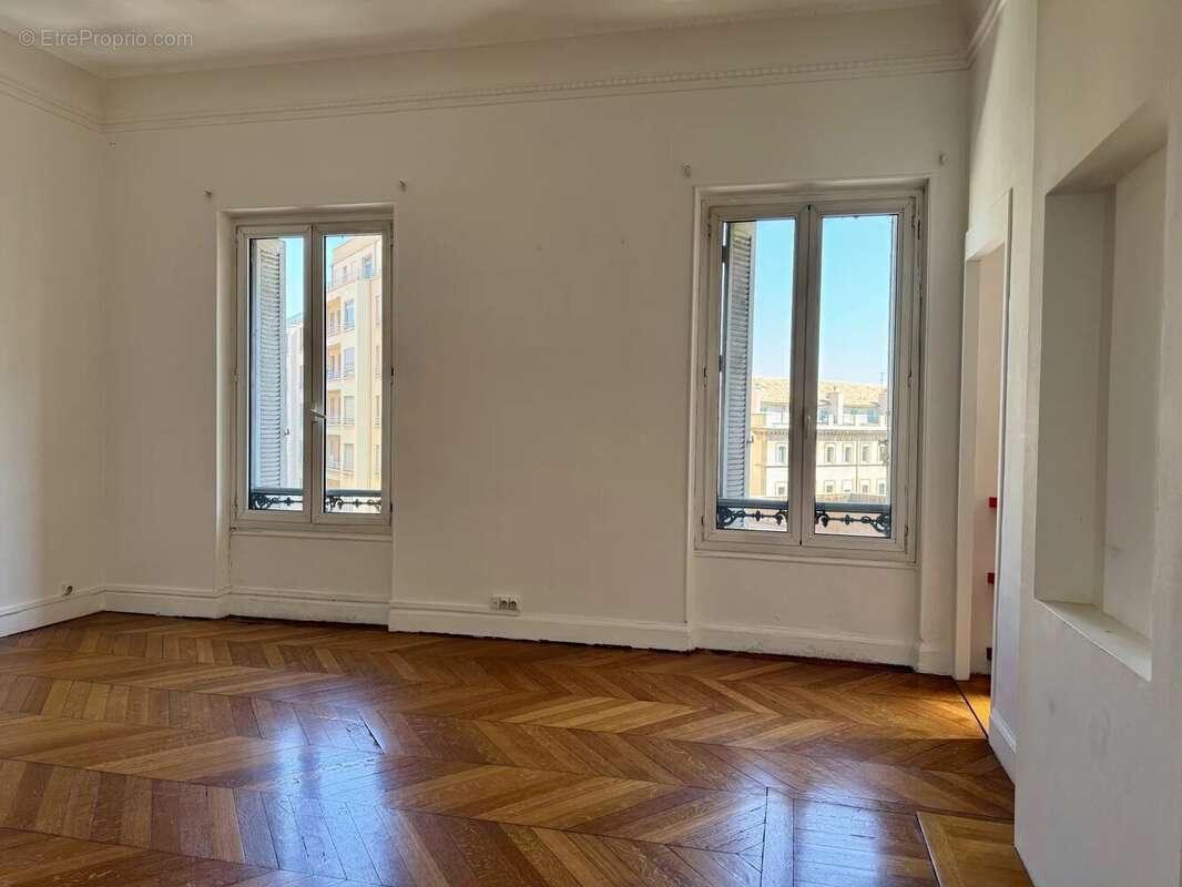 Appartement à MARSEILLE-6E