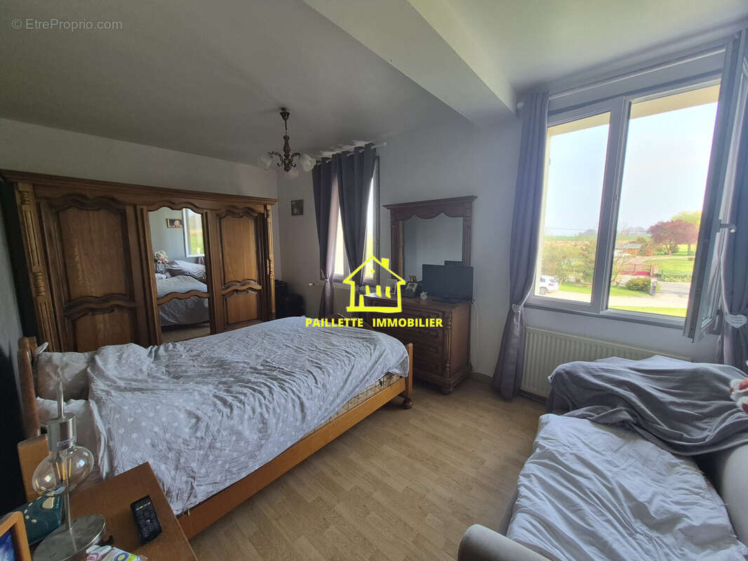 Maison 180 m² à Saint-Romain-De-Colbosc  - photo 7