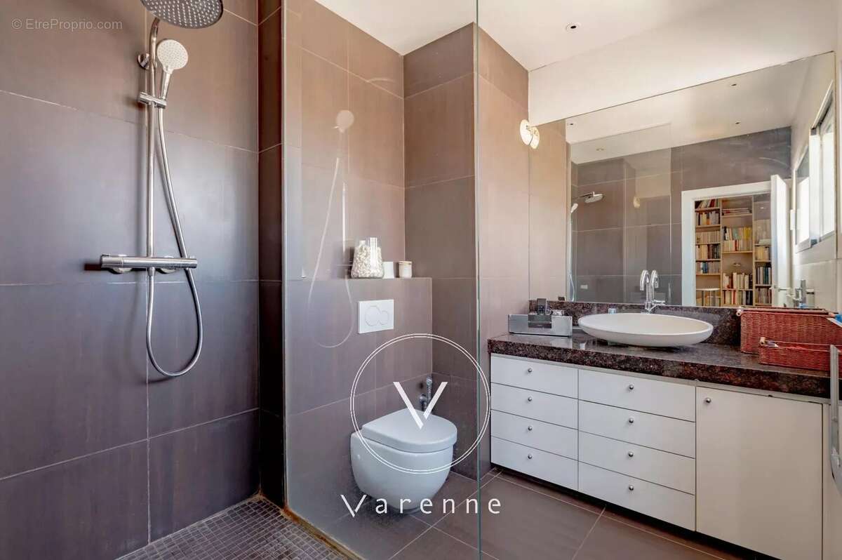 Appartement à PARIS-14E