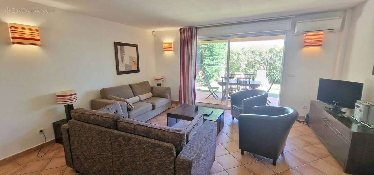 Autre à ROQUEBRUNE-SUR-ARGENS