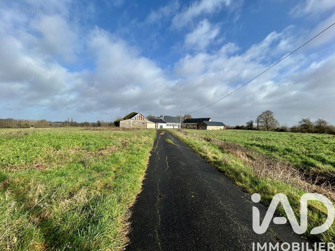 Photo 1 - Maison à VERNOIL