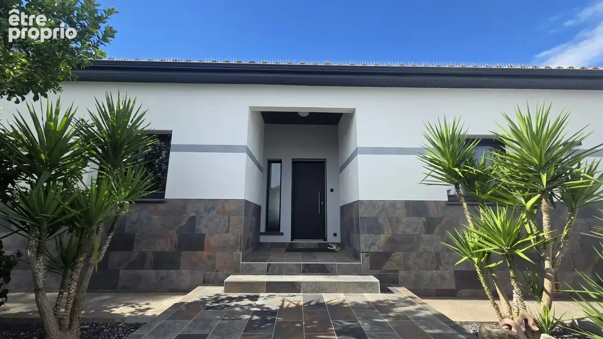 A vendre - cers - villa plain-pied de 172 m2 de type 5 sur 700 m2 de terrain avec piscine et garage - photo 20