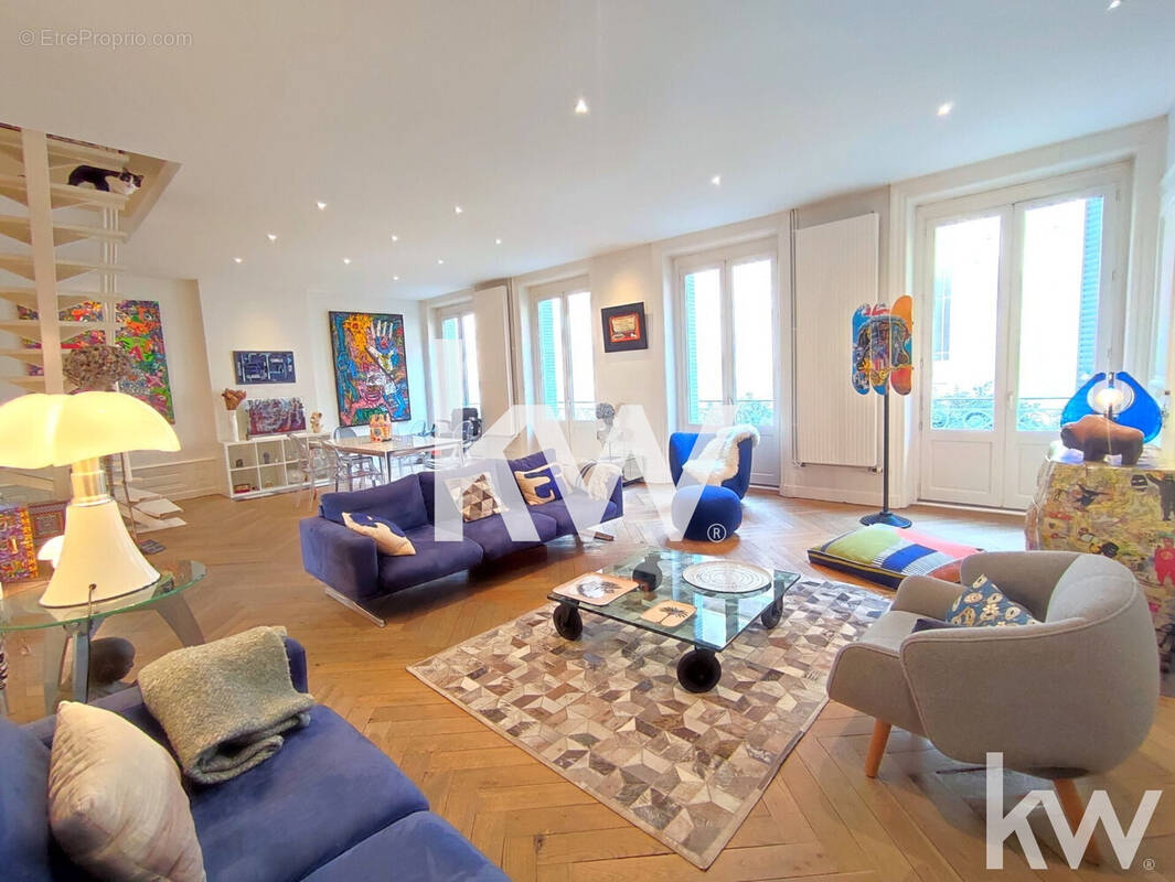 Appartement à SAINT-ETIENNE