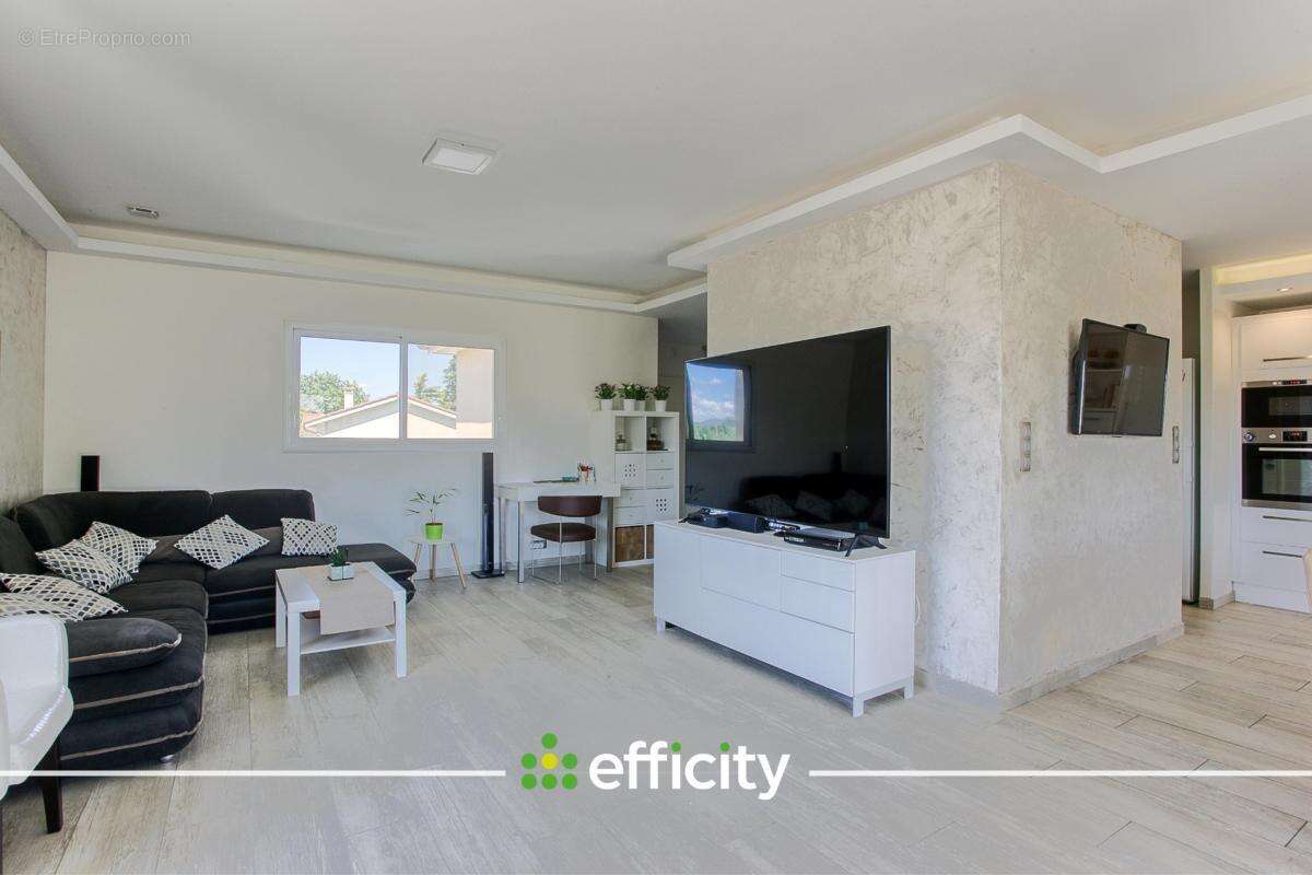 Maison à CHASSE-SUR-RHONE