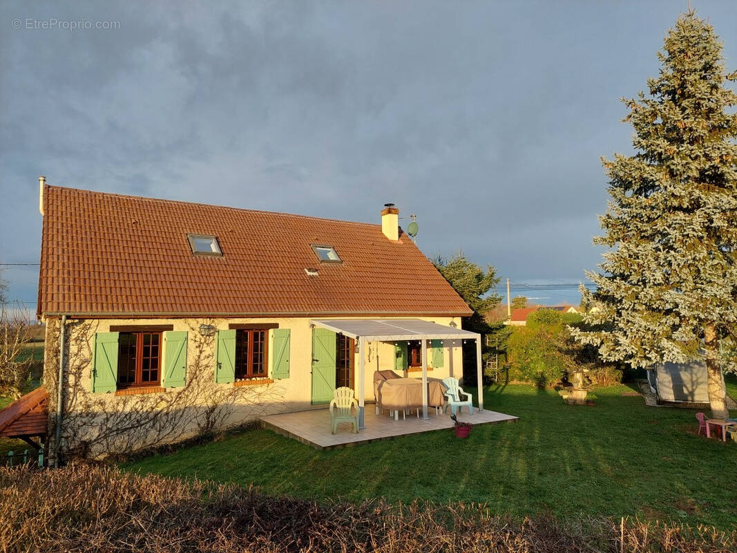 Maison à COSNE-COURS-SUR-LOIRE