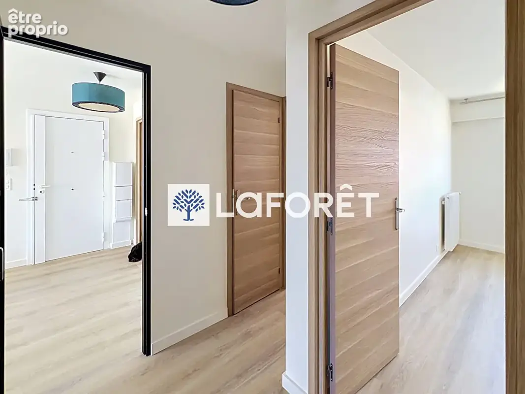 Appartement dernier étage, rénové, Cros De Cagnes avec vue mer - photo 9