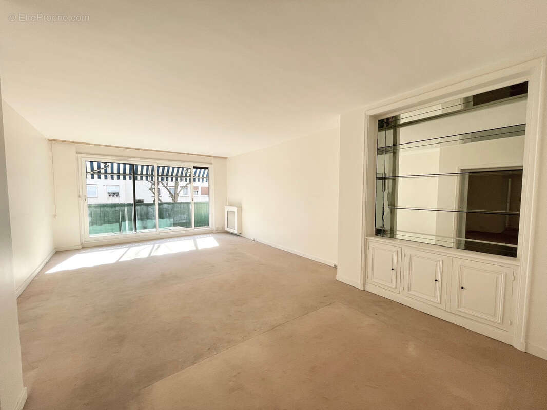 Appartement à NEUILLY-SUR-SEINE