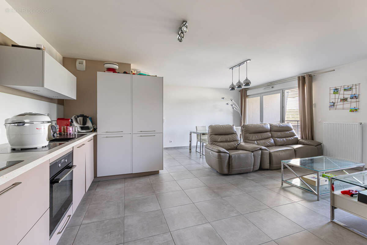 Appartement à POISY