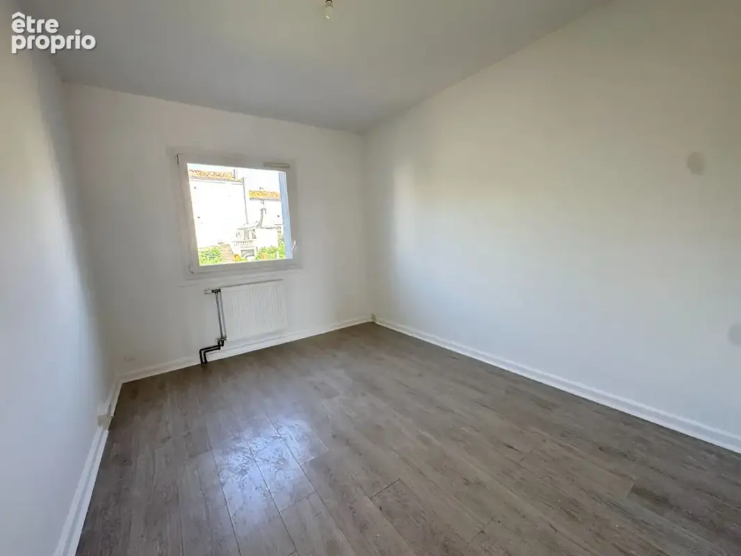 Appartement Angouleme 3 pièce(s) 79 m2 - photo 10